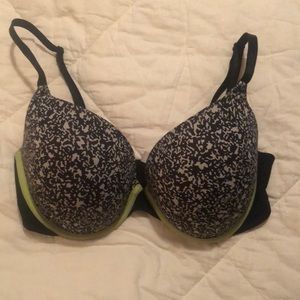34DD VS push-up Bra